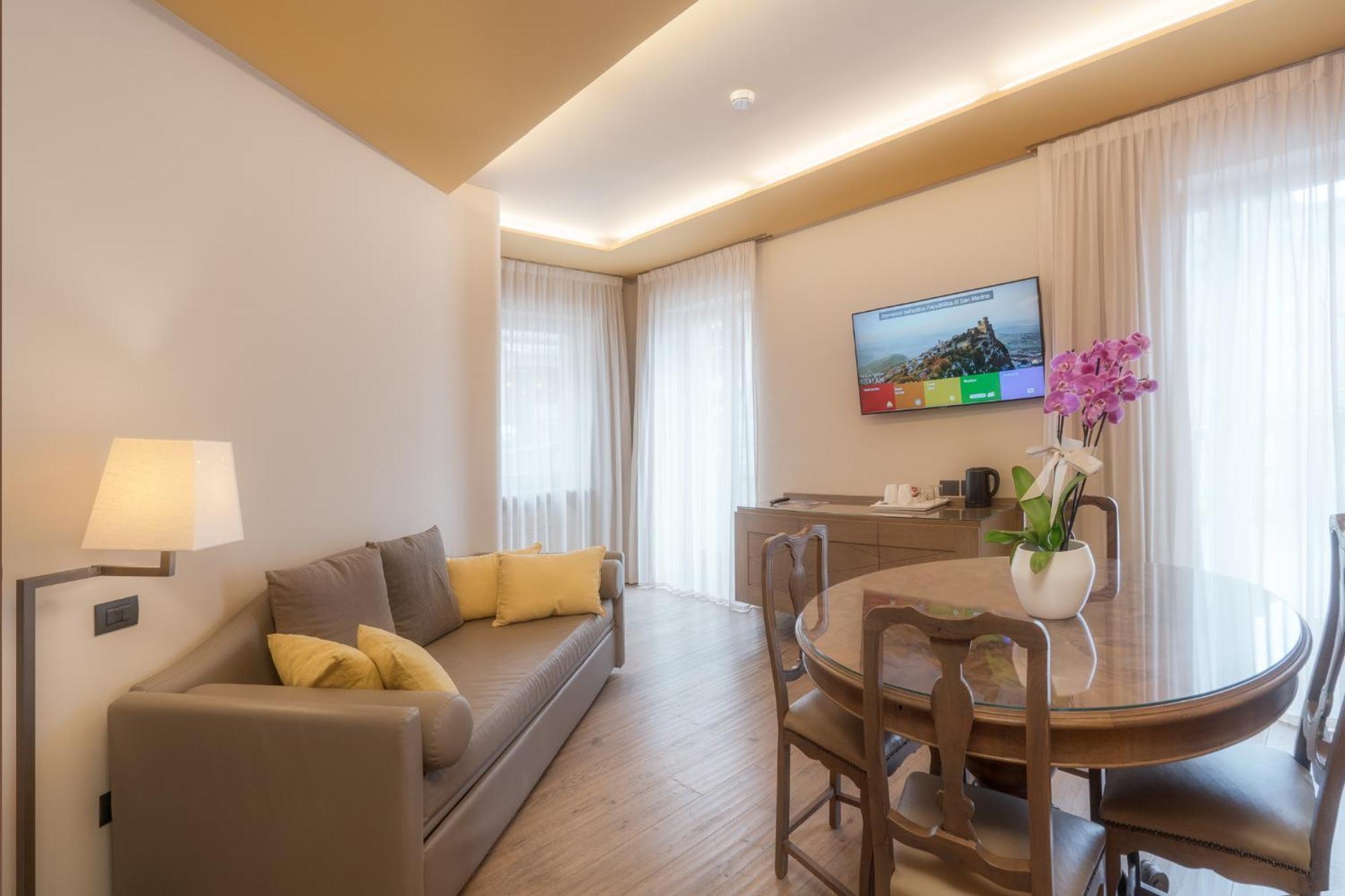 Titano Suites ซานมารีโน ภายนอก รูปภาพ