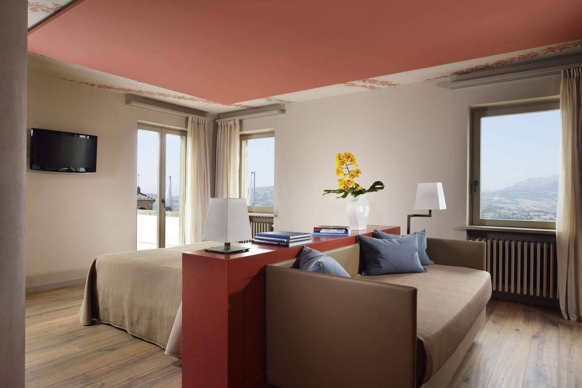 Titano Suites ซานมารีโน ภายนอก รูปภาพ